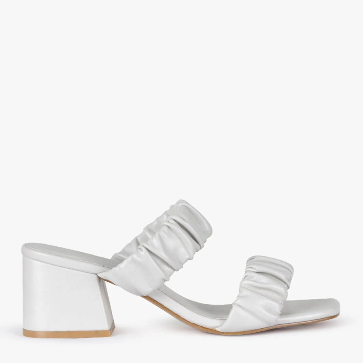 Women Pied A Terre Geri