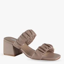Women Pied A Terre Geri
