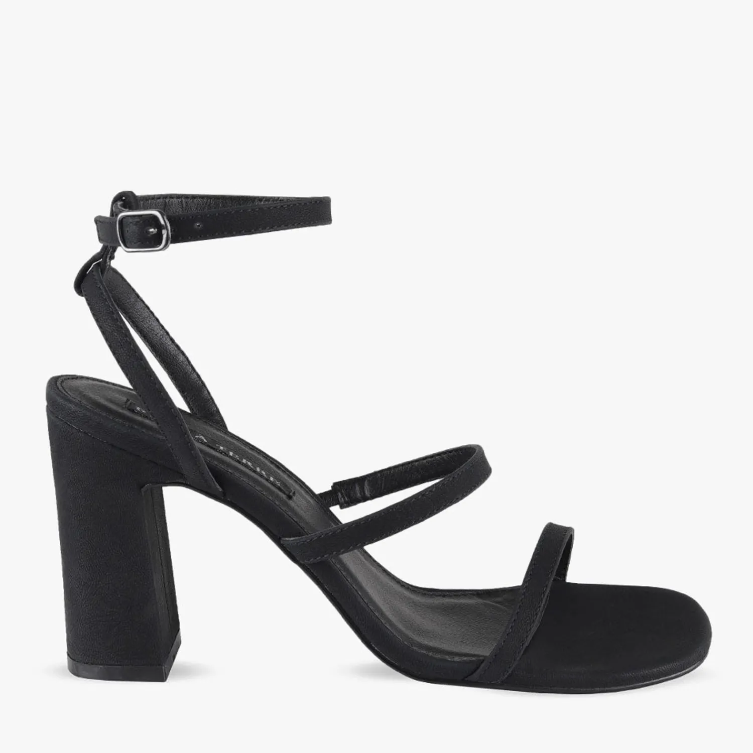 Women Pied A Terre Zaki