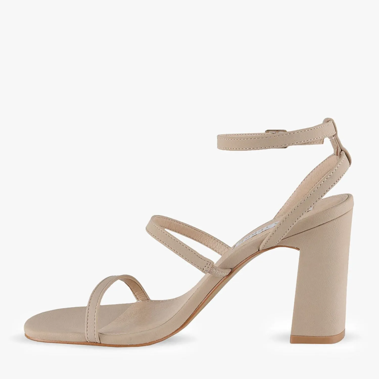 Women Pied A Terre Zaki